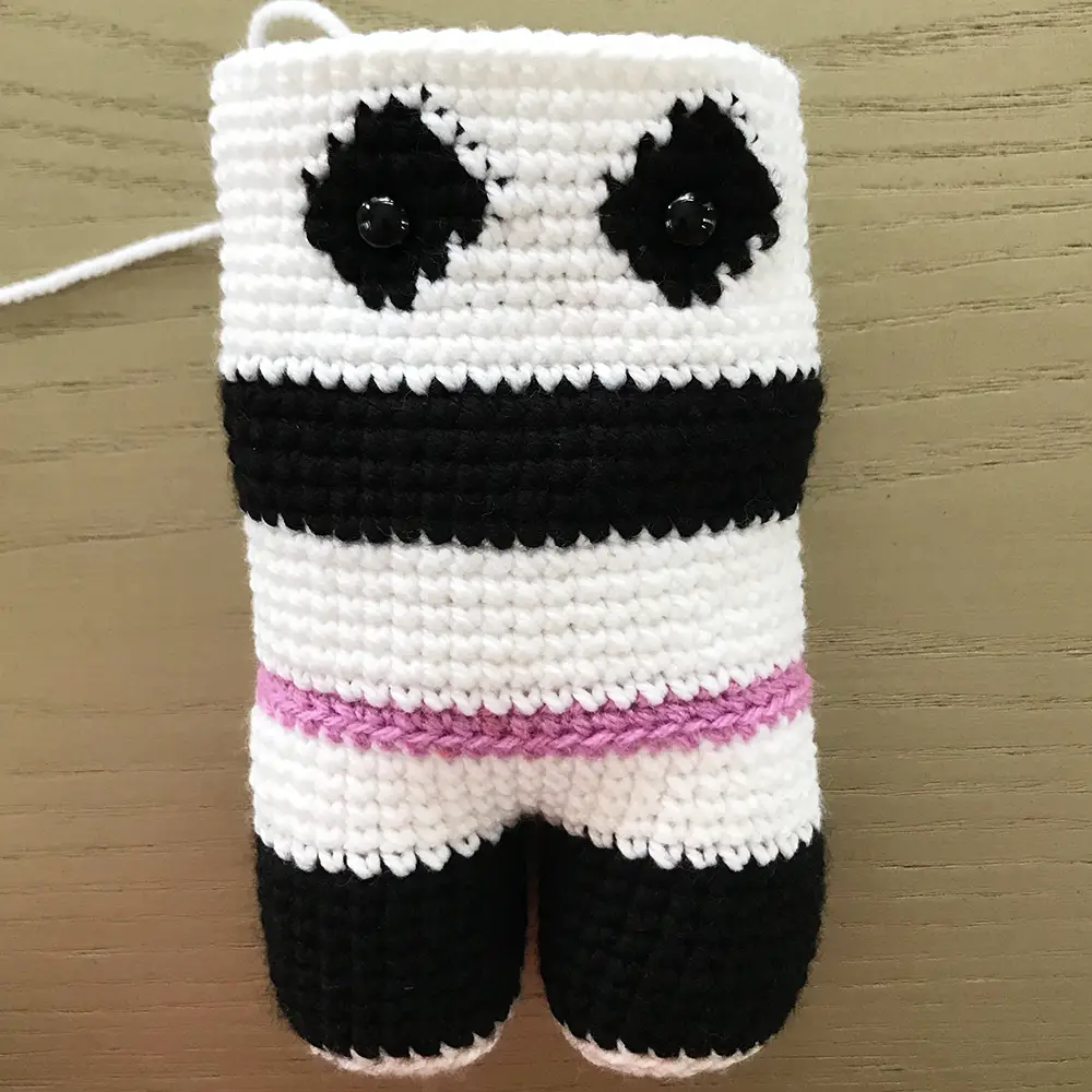 Crochet panda eye placement