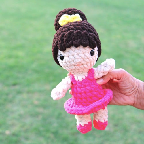 ballerina crochet doll in plush yarn