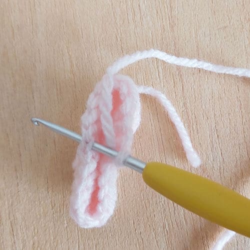 Where to insert crochet hook to create the first leg of the salwar