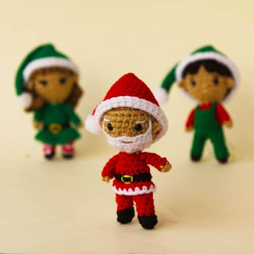 Amigurumi Santa with elves