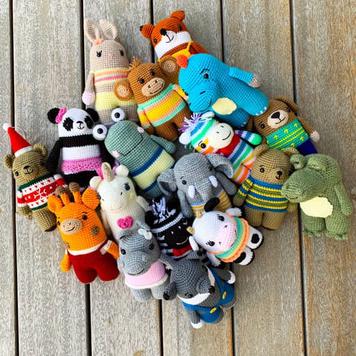 Easy Crochet Animals for Beginners (Free Patterns!) | Juna Series
