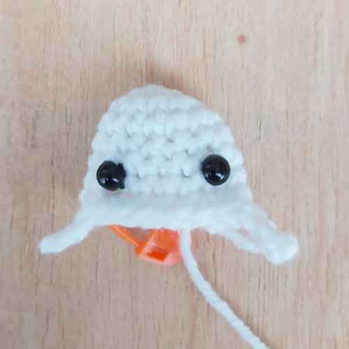 eye placement of your crochet ghost