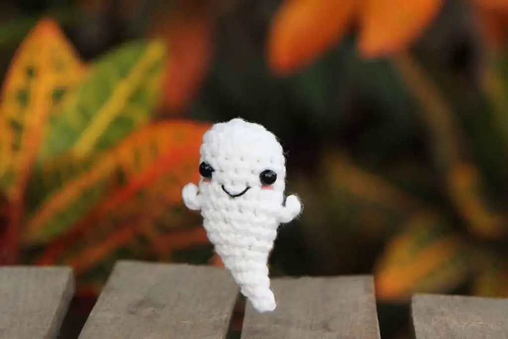 small crochet ghost