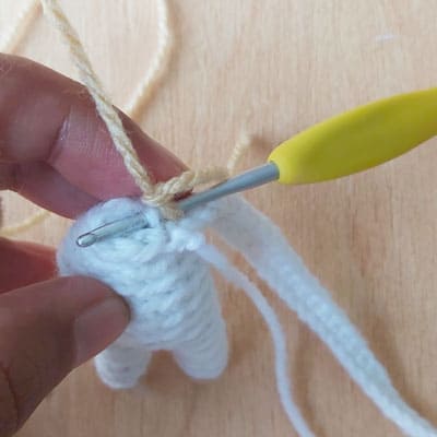 how to attach skin colour yarn