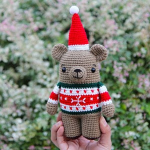 crochet Christmas bear