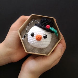 amigurumi snowman ornament