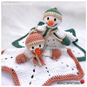 crochet snoman lovey