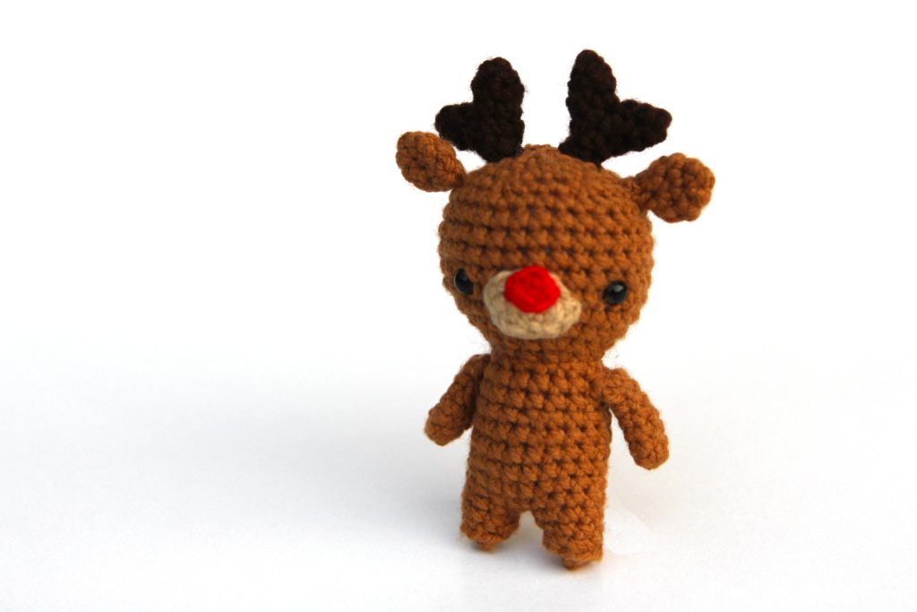 small crochet reindeer
