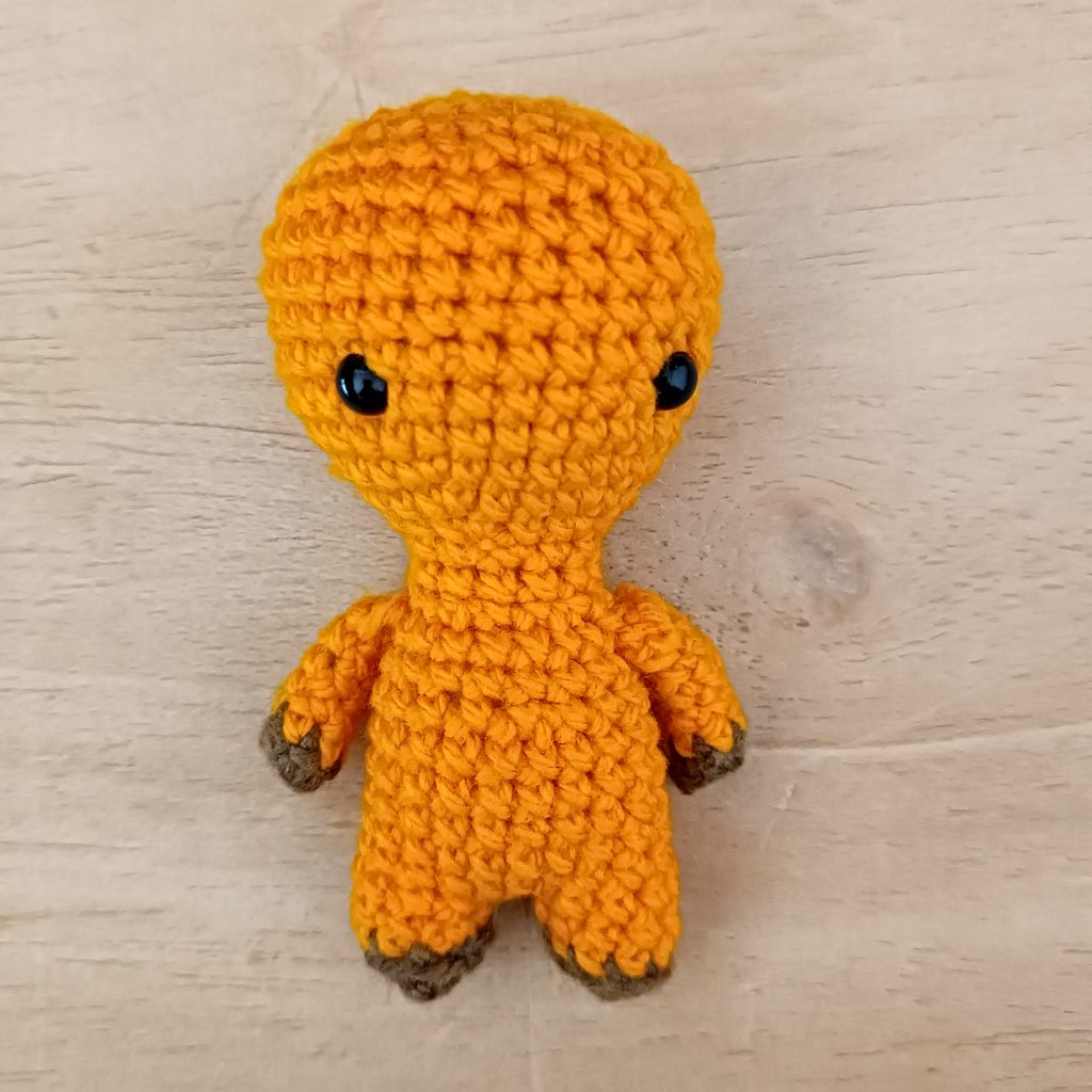 crochet giraffe body