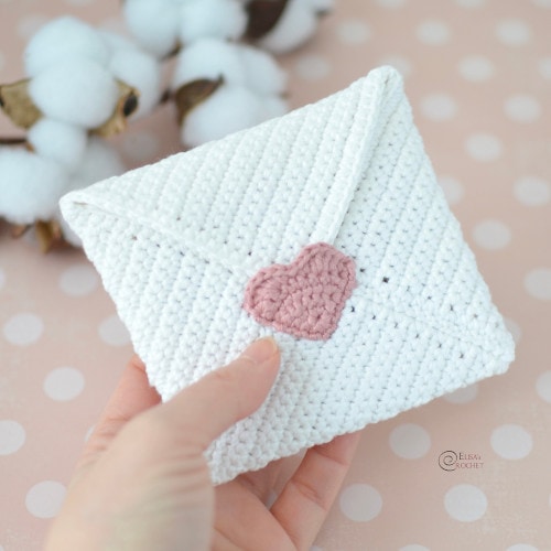 crochet envelope with a heart