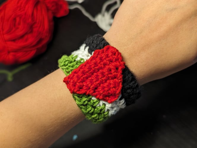 crochet Palestine wrist cuff