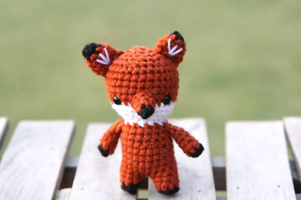 small crochet fox amigurumi