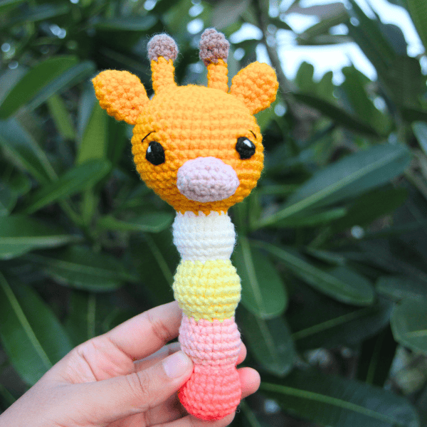 giraffe crochet rattle